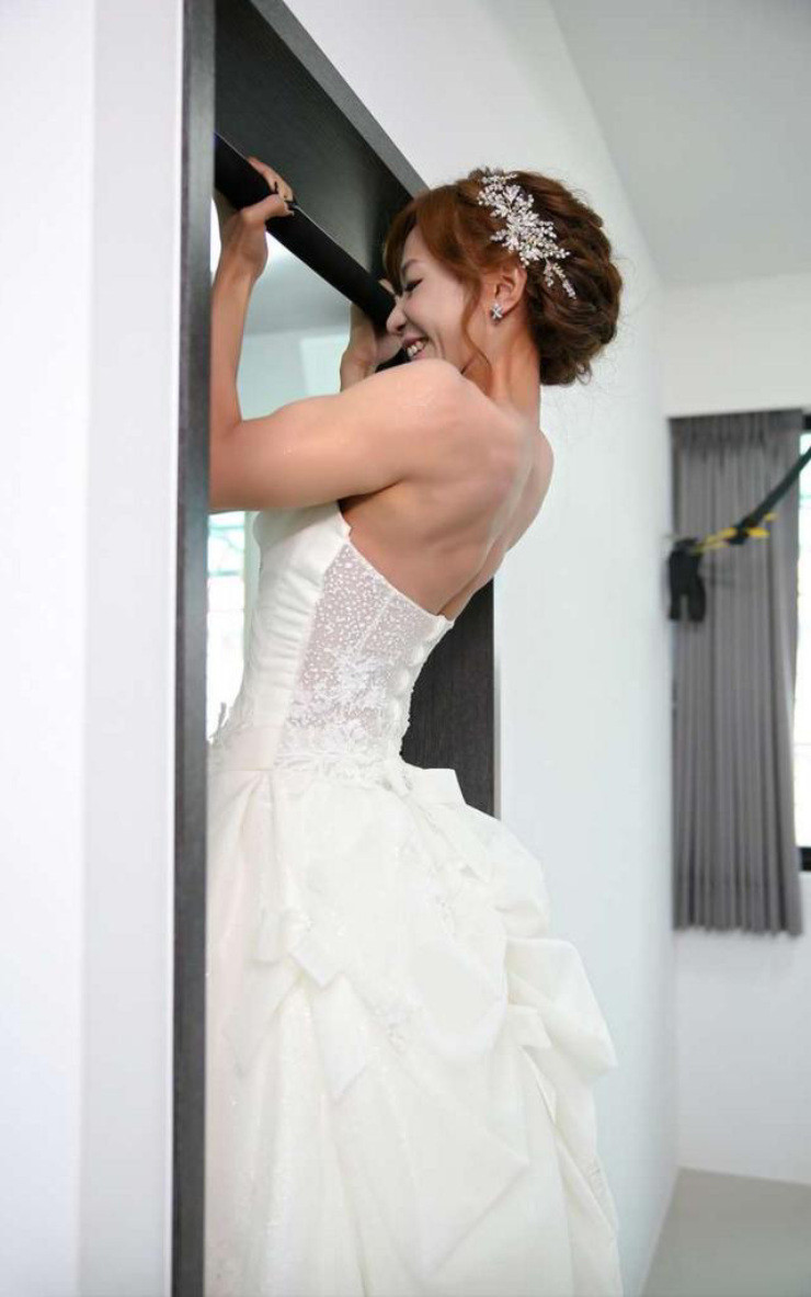 Trước đó trên mạng, không ít lần các netizen đã gặp những cô dâu cơ bắp như chứng minh cho chuẩn đẹp mới.