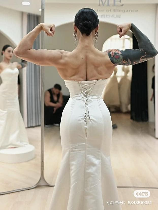 Thu vay cuoi, co dau khoe co bap khien canh may rau ai ngai