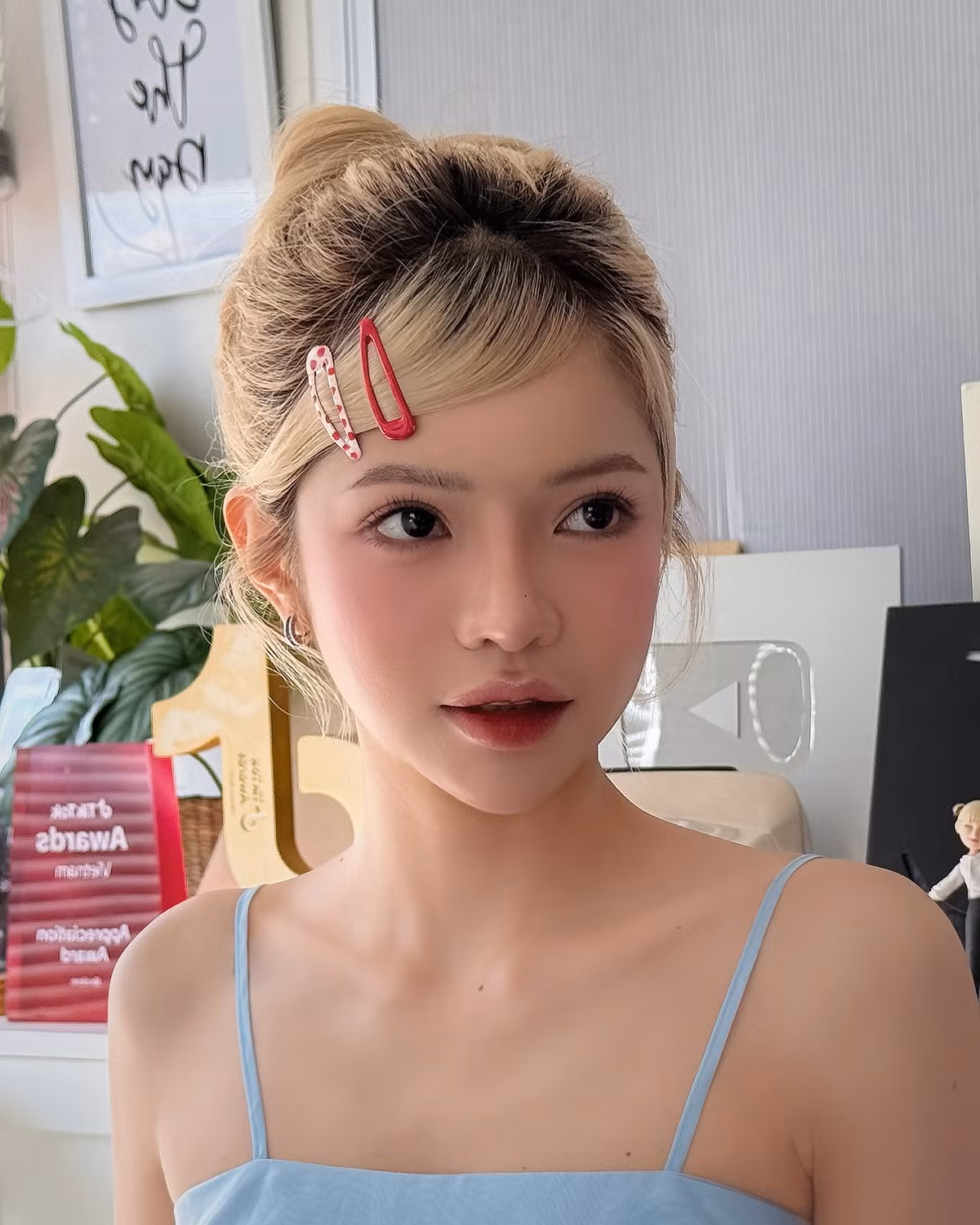 Sự thay đổi này cho thấy Ciin không ngại thử sức với những phong cách khác nhau.