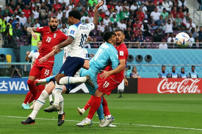 Trước đó, thủ môn Alireza Beiranvand của Iran vừa bị chấn thương đầu sau cú va chạm mạnh với đồng đội trong hiệp một trận đấu với Anh tại World Cup 2022.