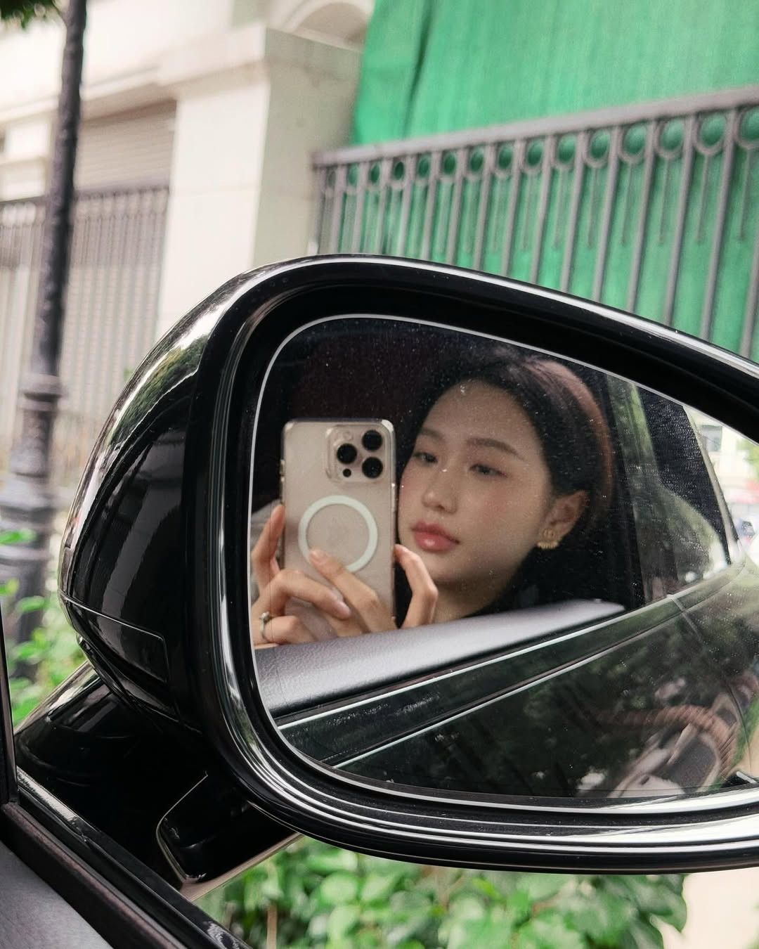 Kết hợp cùng làn da trắng mịn, đường nét thanh thoát của gương mặt, nhan sắc của vợ Đoàn Văn Hậu càng thêm phần cuốn hút.