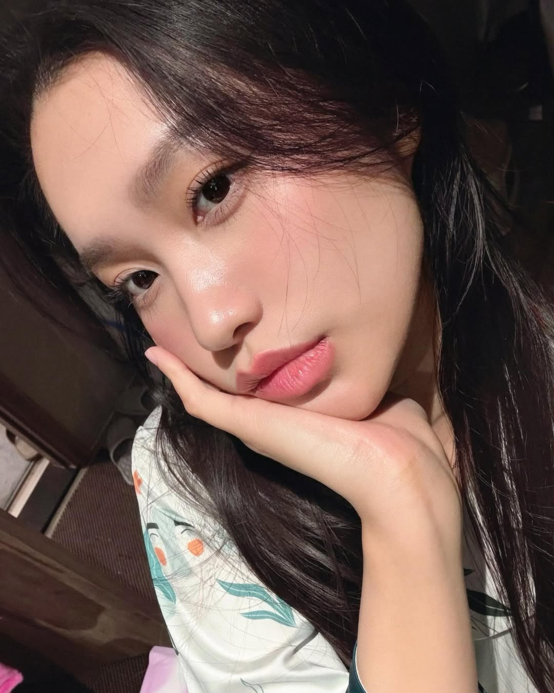 Dù chỉ mới hoàn thành quá trình phun môi cách đây không lâu nhưng màu màu sắc đôi môi của Doãn Hải My đã lên khá tự nhiên, không hề bị thâm hay quá đậm.