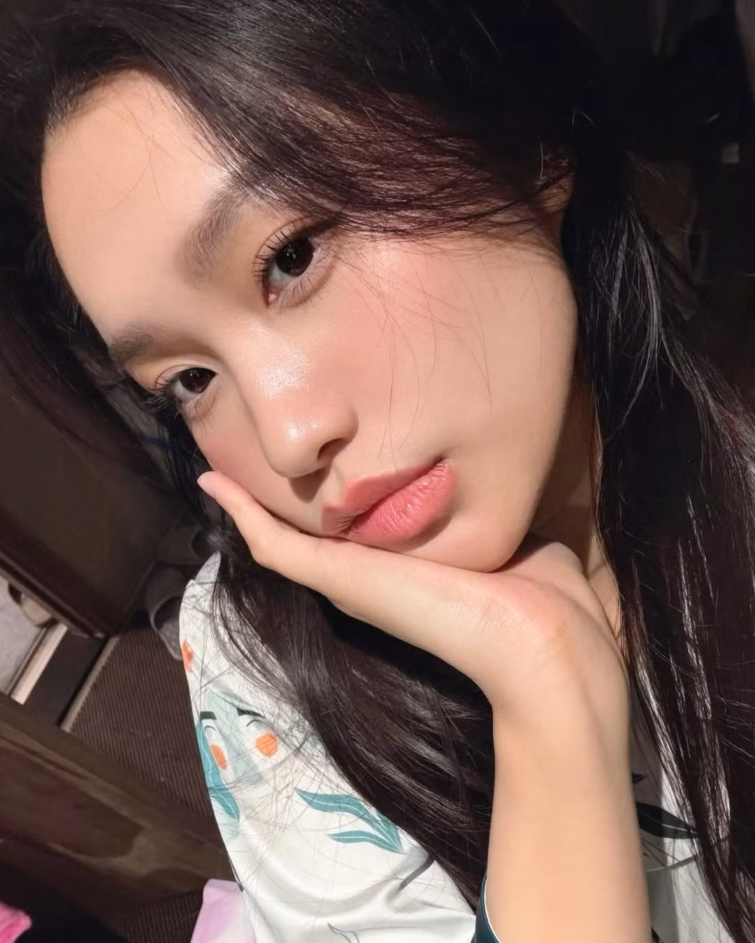 Dù chỉ mới hoàn thành quá trình phun môi cách đây không lâu nhưng màu màu sắc đôi môi của Doãn Hải My đã lên khá tự nhiên, không hề bị thâm hay quá đậm.