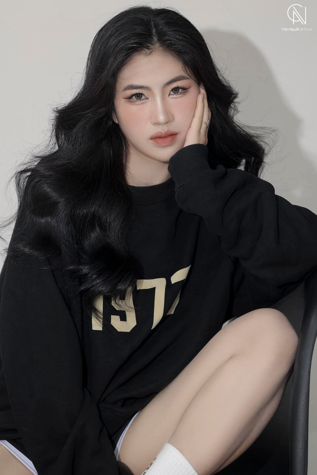 Có gương mặt xinh xắn, ưa nhìn cộng thêm hình thể đẹp và nước da mịn màng, Thanh Nhã được nhiều khán giả ưu ái, xem là hot girl của đội tuyển nữ Việt Nam.