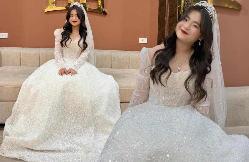 Đặc biệt, Dua còn thoải mái tạo kiểu tóc, thường xuyên trang điểm đậm. Điều này càng khiến mọi người tin rằng cô bé đã quay trở lại công việc làm mẫu ảnh độc quyền.