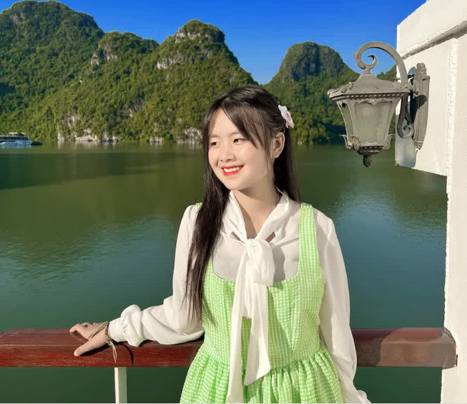 Dù lựa chọn ở lại thành phố hay quay trở về Hà Giang, Phúng Phính vẫn được rất nhiều người ủng hộ. Bởi ai cũng mong cô bé có được một cuộc sống vui tươi, thoải mái, không ngừng phát triển bản thân.