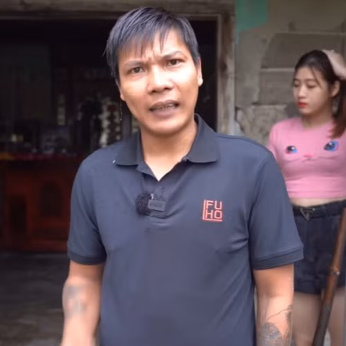 Lý giải về việc đổi cách xưng hô như thế này, Lộc Fuho cho biết: "Xưng thầy bị mọi người chửi quá nên Lộc xưng tên luôn... nhưng mai mốt Lộc sẽ xưng "thầy" lại".