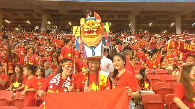 Đến SEA Games 2003 tại Việt Nam với biểu tượng trâu vàng, trước đó một tháng, ông Tuấn đến làng nghề, đặt làm một đầu trâu rước lễ. Tuy nhiên, cách khai mạc 3 ngày, các nghệ nhân vẫn chưa hoàn thành, ông chuyển hướng làm mũ sừng trâu bằng cốt tre, mây cho kịp tiến độ.
