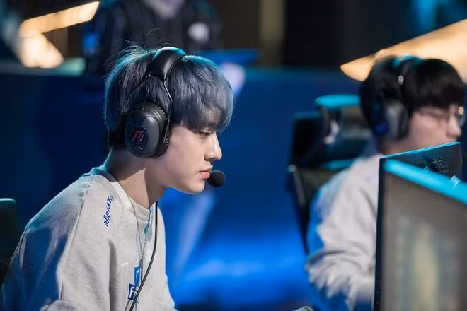 Tháng 11/2019, sau 5 năm gắn bó với Team WE, Mystic đã quyết định trở về quê nhà để gia nhập đội Afreeca Freecs. Điều này khiến cho fans xứ Trung không khỏi tiếc nuối.