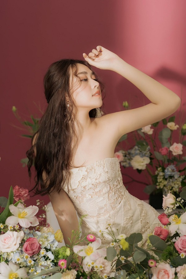 Nàng hậu sinh năm 2000 ngày càng quyến rũ, xinh tươi.