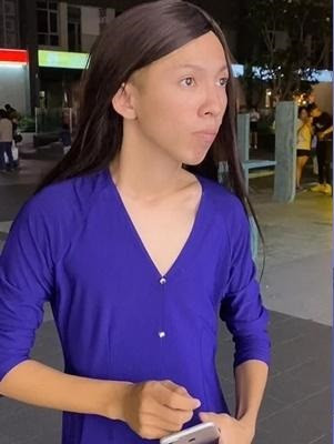 Trong clip, T.T không nói rõ lý do sự việc mà chỉ đăng 2 ảnh của hot TikToker đồng thời viết caption: "Vĩnh biệt anh! Kiếp sau vẫn mãi là idol của em. Ra đi thanh thản nha anh. Tạm biệt anh".