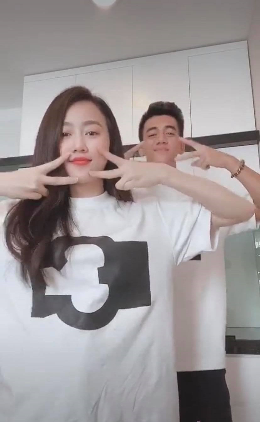 Tiến Linh và Hồng Loan từng rất thân mật khi cùng nhau xuất hiện trong clip đu trend.