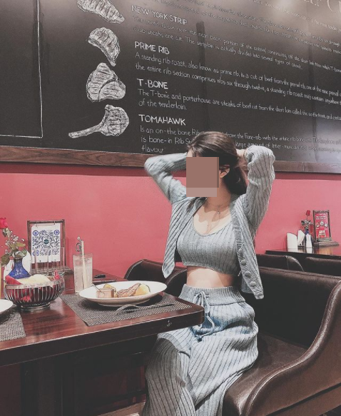 Bên cạnh việc diễn xuất, người mẫu ảnh, A.T còn tập tành kinh doanh online với mặt hàng được lựa chọn là thời trang.