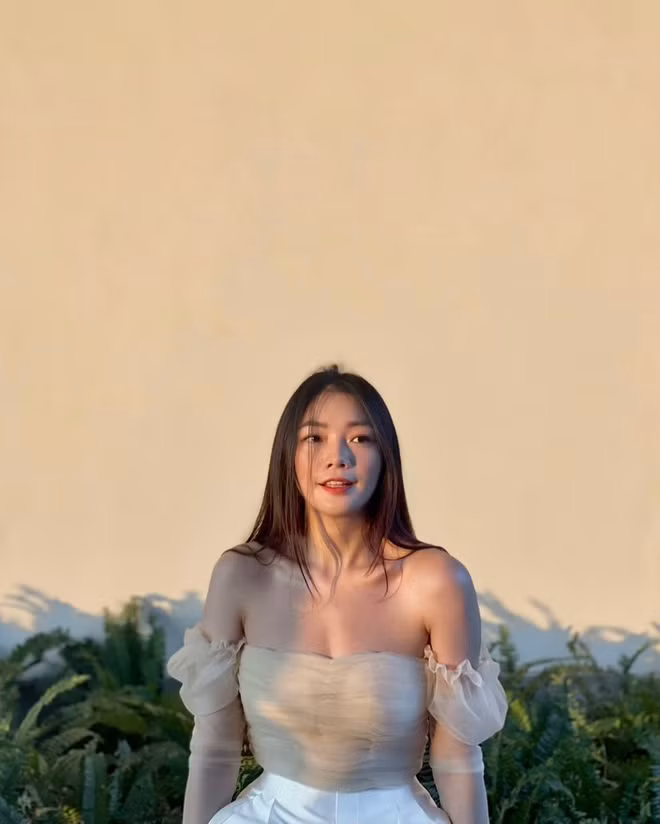 Trước khi nổi tiếng nhờ những clip trên TikTok, Dương Thu Thảo gây ấn tượng nhờ những bức ảnh đời thường vô cùng quyến rũ của mình.