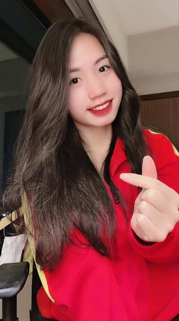 Ngoài khả năng chơi bóng, Trần Thị Duyên tạo dấu ấn bởi nhan sắc nổi bật. Cô có làn da trắng, gương mặt tròn bầu với sống mũi cao. Cô được xem là "thiên thần" của đội tuyển bóng đá nữ Việt Nam.