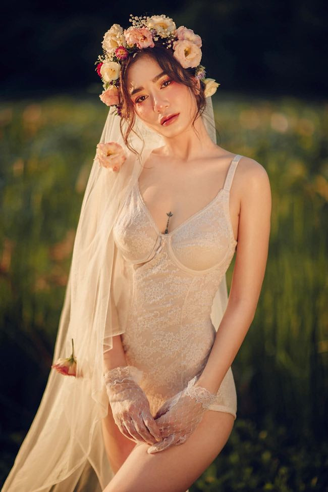 Hiện tại, Ngọc Bích đang tập trung cho việc kinh doanh riêng. Ngoài ra, cô còn là gương mặt mẫu ảnh quen thuộc.