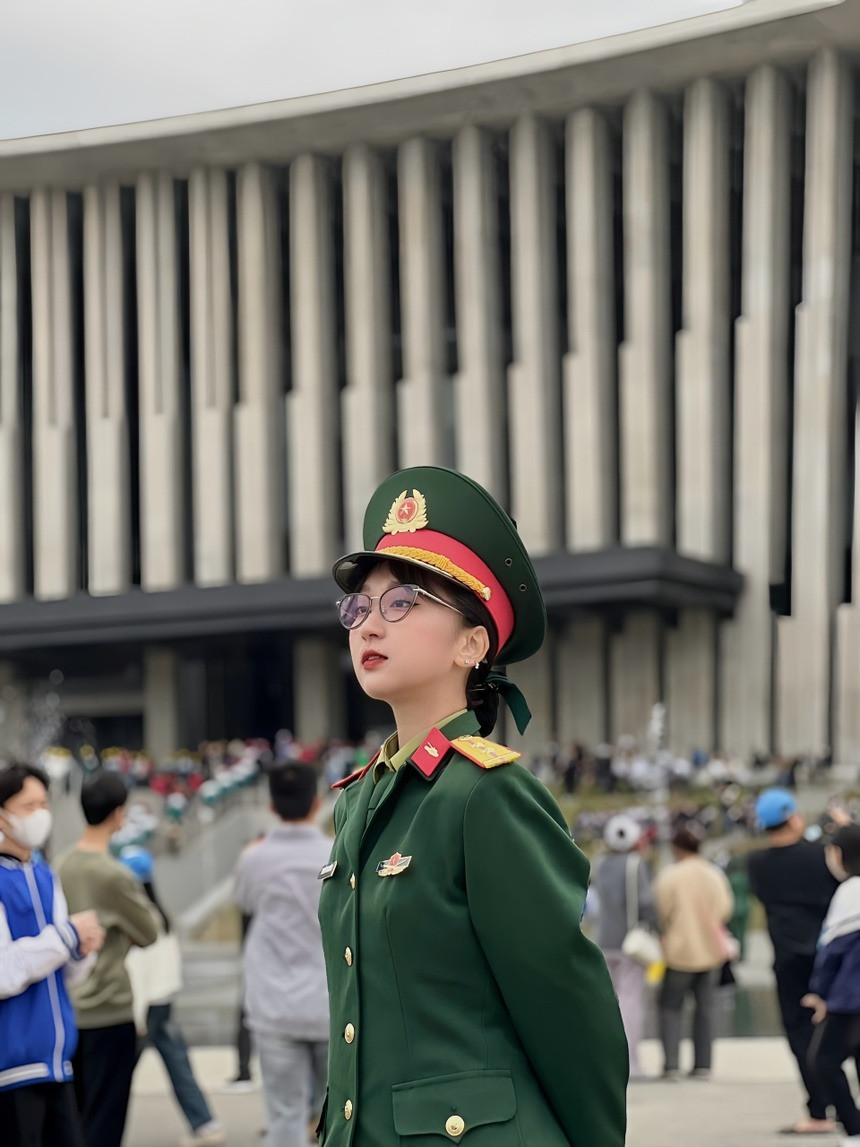 Thu Quỳnh cho biết đang công tác và làm việc tại Đại đội Thông tin - Bộ tham mưu - Binh chủng Tăng - Thiết giáp.