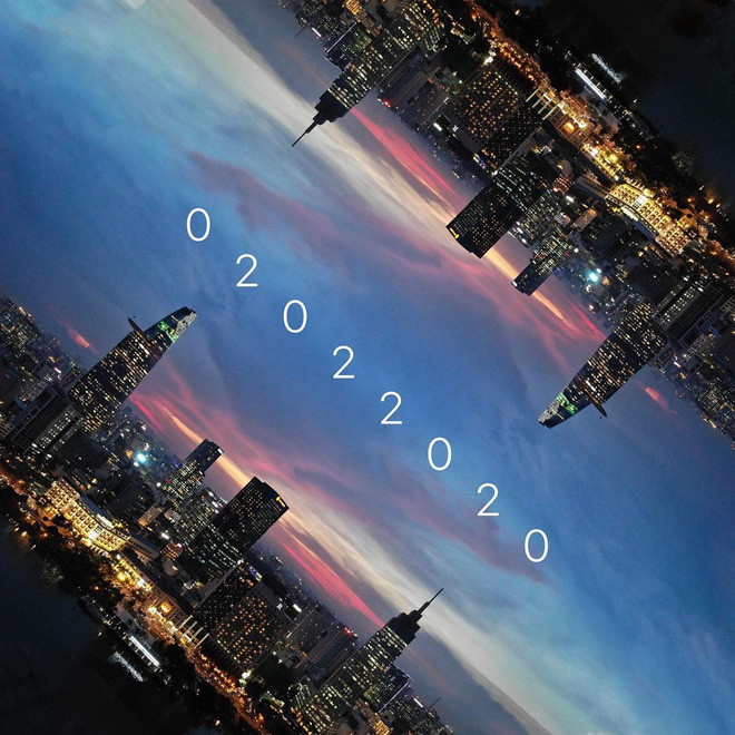 Không chỉ ghép 4 góc, trend chụp ảnh đối xứng đôi khi chỉ cần phân nhau qua 1 trục chính.