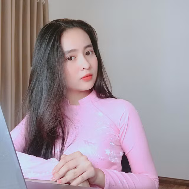 Lục lọi trang cá nhân của Ái Phi, nhiều người phát hiện ra đây là một trong số hiếm hoi bức ảnh diện bikini được hot girl Kon Tum đăng tải trên mạng xã hội.