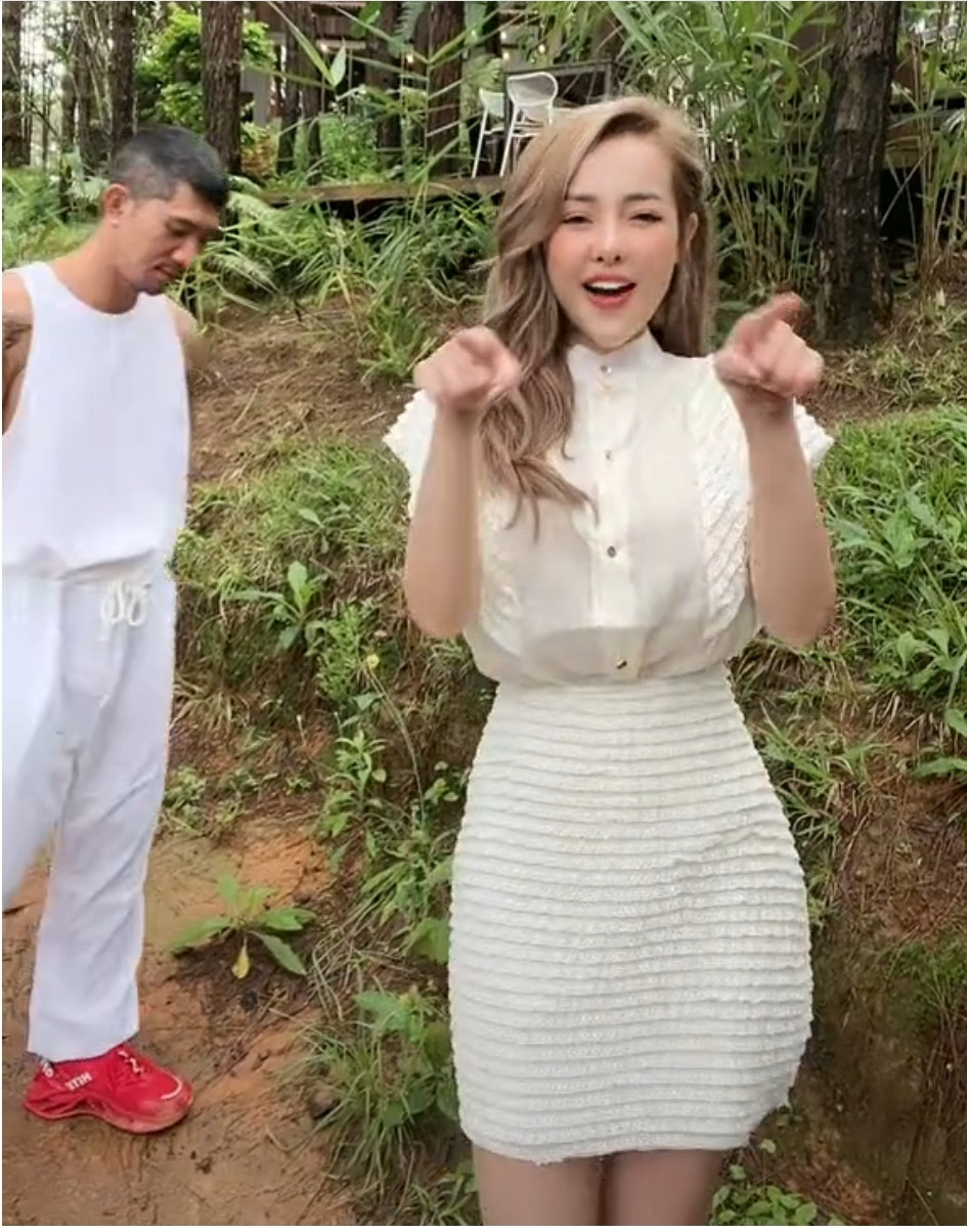 Đây là lần hiếm hoi Lương Bằng Quang chịu xuất hiện cùng Ngân 98 trong các đoạn clip nhảy nhót trên TikTok.