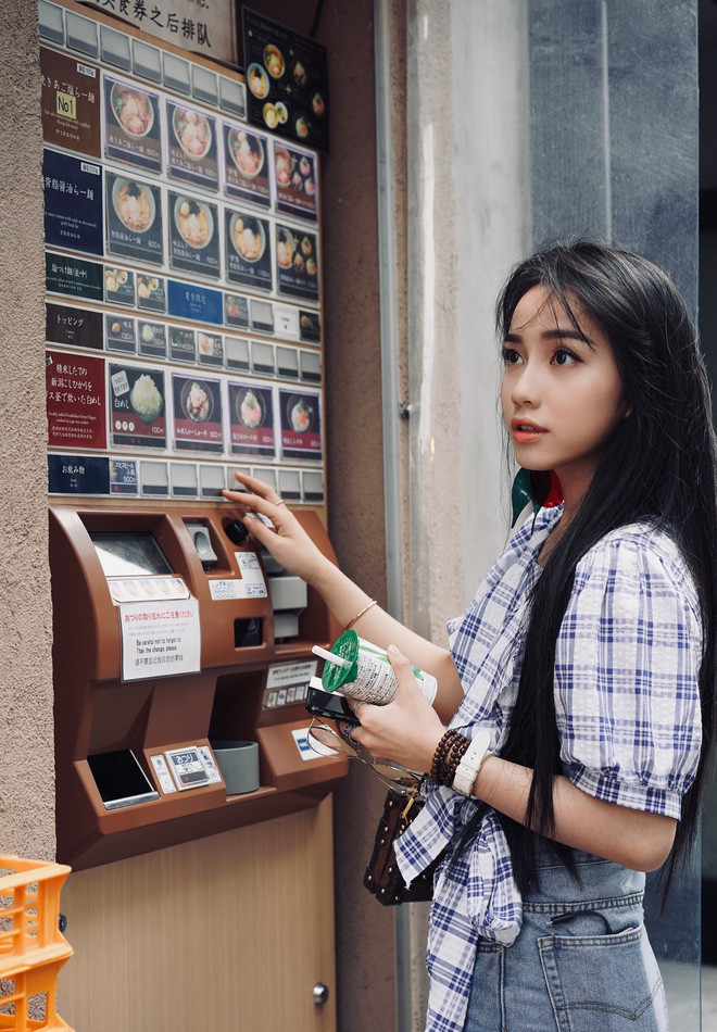 Lâm Bác Dương được khen có vẻ đẹp mảnh mai như Angelababy, nét quyến rũ cuốn hút của Thư Kỳ. Hot girl nuôi hy vọng trở thành ca sĩ, diễn viên. Khi còn sống ở Hạ Môn, cô từng là người mẫu trẻ.