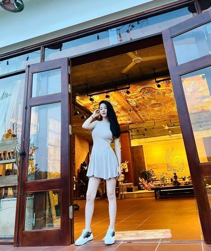 Anti-fan của Thanh Huyền thì gay gắt hơn. Qua nhiều lần bạn gái Quang Hải nhắc ẩn danh và quay video giấu mặt bạn trai, anti-fan cho rằng cô nàng đang rất muốn được công khai chuyện tình cảm với Quang Hải nhưng cầu thủ sinh năm 1997 lại không đồng ý.