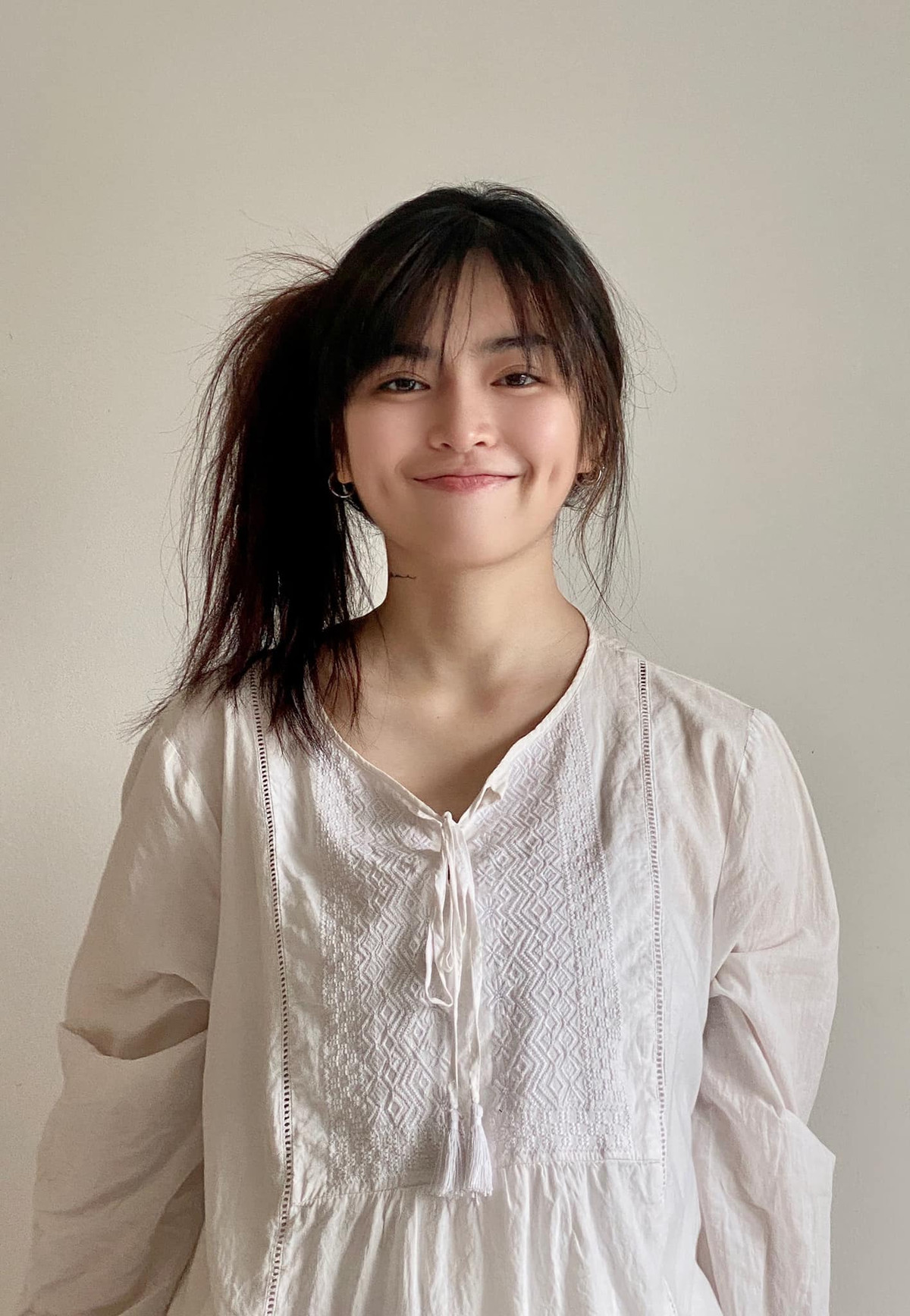 Theo như những chia sẻ của Khánh Vân, có thể thấy trong suốt thời gian đi học cô nàng bị thiếu trầm trọng các kiến thức về giáo dục giới tính.