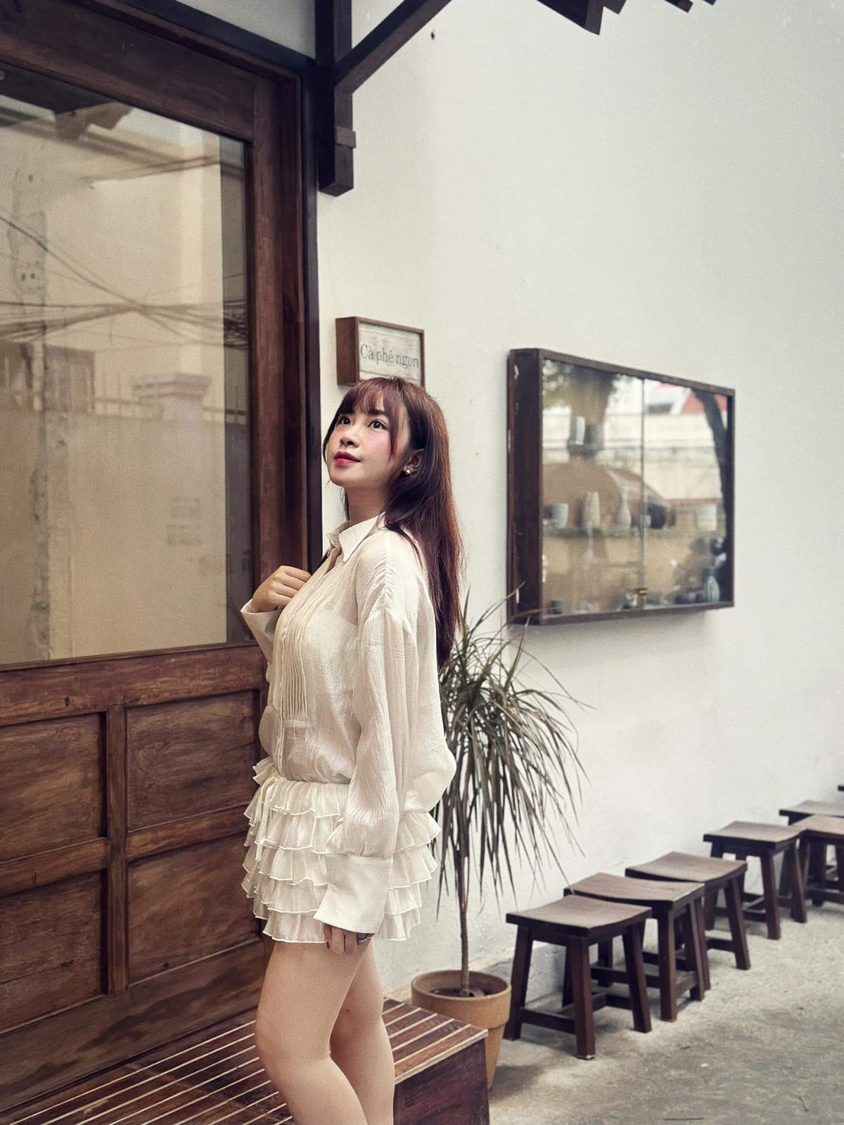 Gia đình Văn Đức có một khách sạn tại Cửa Lò. Ngoài ra cặp đôi còn sở hữu một nhà hàng đồ nướng.