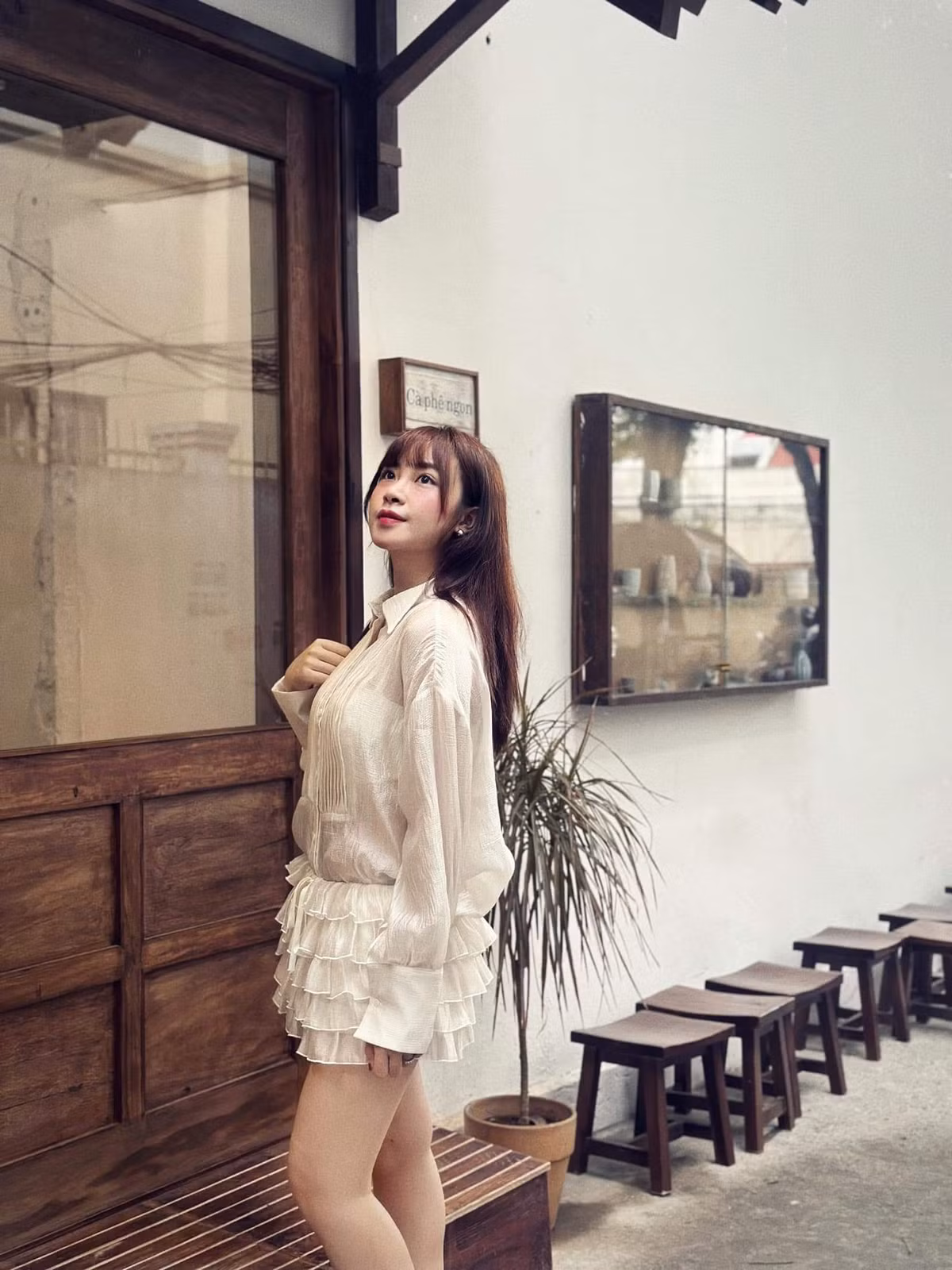 Gia đình Văn Đức có một khách sạn tại Cửa Lò. Ngoài ra cặp đôi còn sở hữu một nhà hàng đồ nướng.