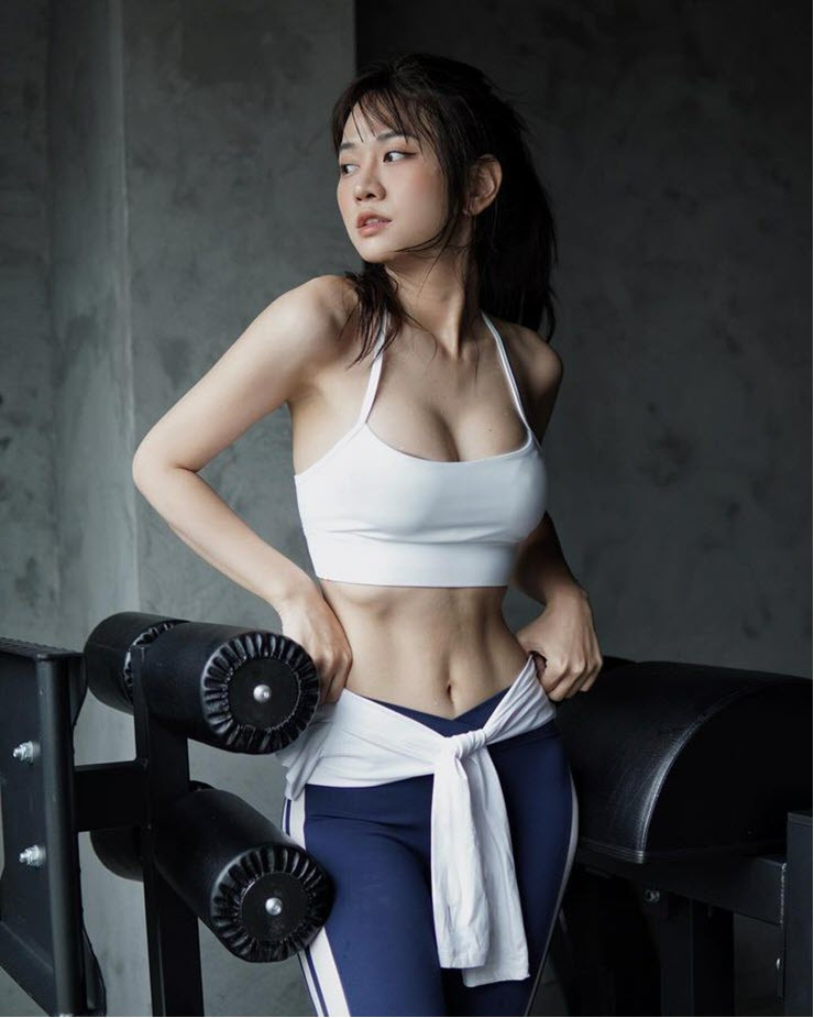 Tuy nhiên thời gian gần đây, Lê Bống đã xóa bỏ hoàn toàn những hình tượng tiêu cực trước kia và liên tục chia sẻ những thông điệp cũng như hoạt động tích cực đến với cộng đồng.