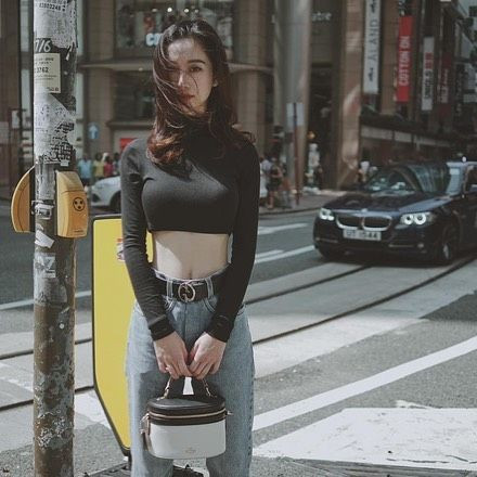 Để duy trì phong cách của mình, Jun Vũ đã phải tập luyện tích cực để có được thân hình hoàn hảo, nổi bật nhất là vòng eo con kiến 54 cm không chút mỡ thừa nào.