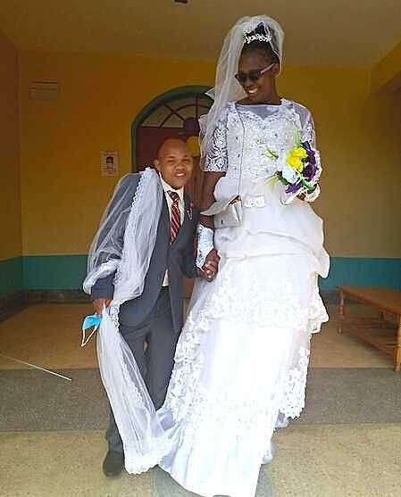 Chuyen tinh cap doi dua lech, chong thap hon vo 1,2 m