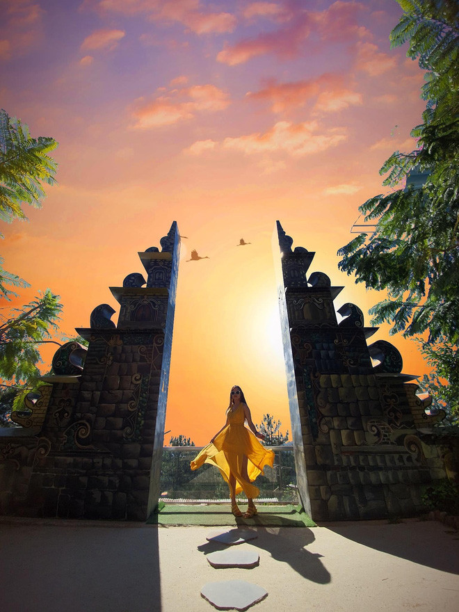 Minh Châu chia sẻ, album ảnh chỉ là những tấm hình cô được các bạn chụp cho vui. Cô gái Sài Gòn cùng nhóm bạn vẫn không quên lưu lại khoảnh khắc lung linh, sang chảnh khi đi du lịch ở thành phố mộng mơ.