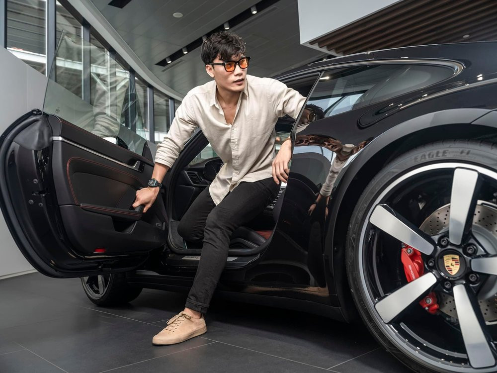 Từ năm 2019 đến nay, Bùi Tiến Dũng gần như không được ra sân nhiều trong các trận đấu, phải làm bạn với băng ghế dự bị. Không thể cạnh tranh với các đồng đội ở cùng vị trí trong đội rồi lại gặp chấn thương dẫn đến nghỉ thi đấu một thời gian.