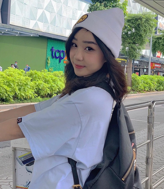 Theo chia sẻ của Vi, bản thân cô chưa bao giờ cho phép mình được chủ quan và buông lơi mục tiêu mà phải cố gắng hết mình với những dự định đã vạch ra.