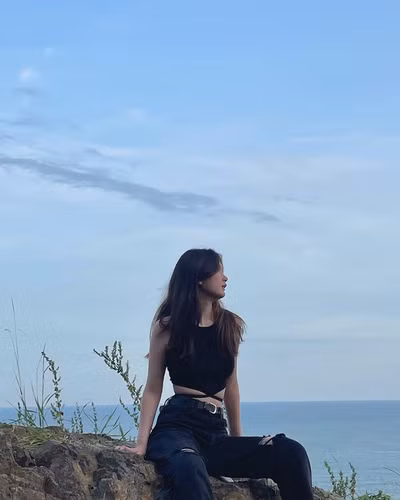 Trong một lần hiếm hoi chia sẻ cùng báo chí, chàng thủ môn điển trai tiết lộ trong cuộc đời, anh có 3 người phụ nữ quan trọng nhất là mẹ ruột, em gái và chị họ - diễn viên múa Linh Nga.