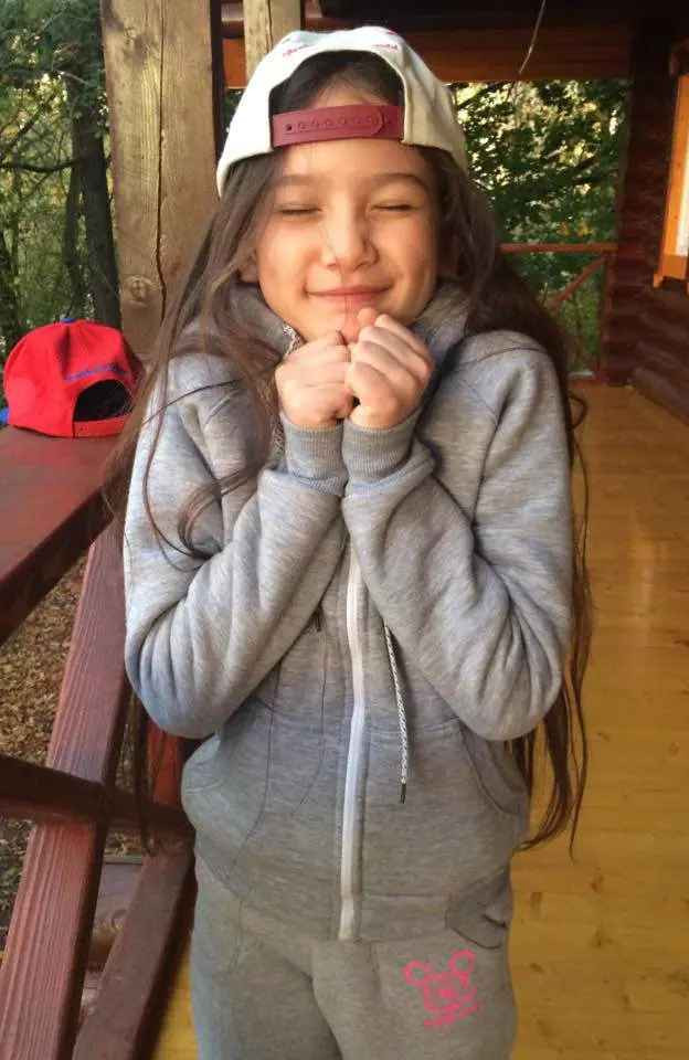 Nếu là fans ruột chắc hẳn ai cũng biết Văn Lâm có 2 người em tên Đặng Văn Mạnh và Đặng Thanh Giang (SN 2007), sinh sống tại Nga cùng gia đình.