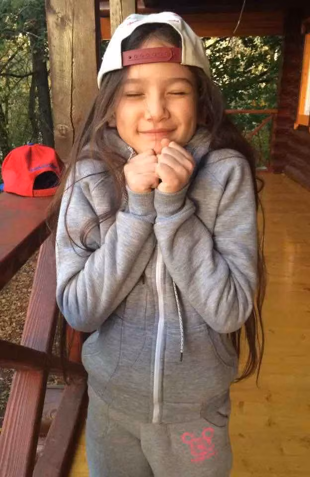 Nếu là fans ruột chắc hẳn ai cũng biết Văn Lâm có 2 người em tên Đặng Văn Mạnh và Đặng Thanh Giang (SN 2007), sinh sống tại Nga cùng gia đình.