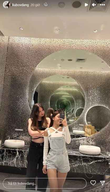 Đang có khoảng thời gian nghỉ ngơi tại Việt Nam cùng gia đình nên Thanh Giang - em gái thủ môn Đặng Văn Lâm rất tích cực khoe những khoảnh khắc vi vu khắp nơi.