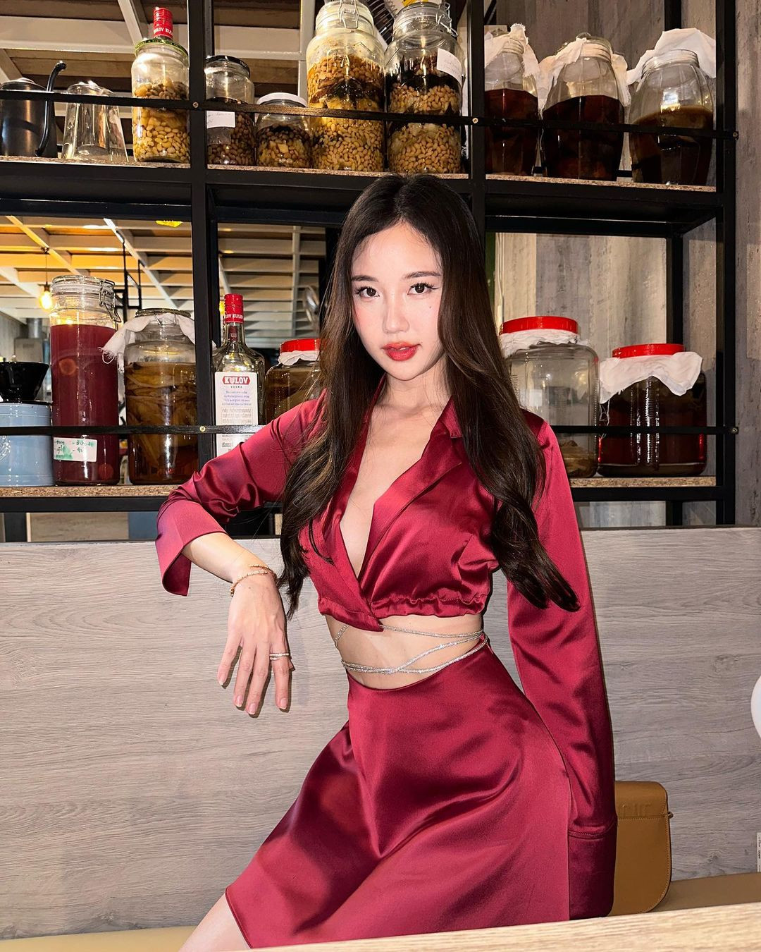 Cùng ngắm thân hình chuẩn chỉnh và nhan sắc tuyệt phẩm của hot girl Sitapha Uttaburanont.