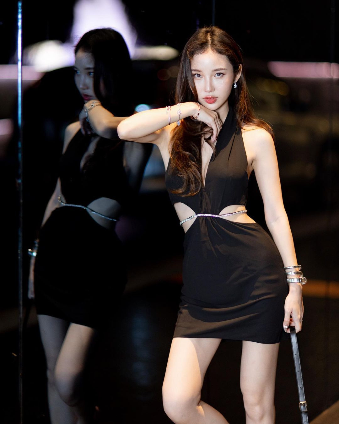 Phải nói rằng ai cũng mơ ước "cưa" được một người con gái vừa xinh vừa giỏi như Sitapha Uttaburanont.