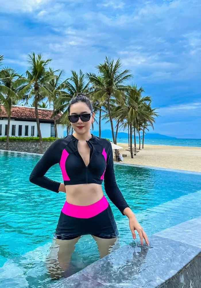 Để có được vóc dáng đáng mơ ước, Mai Ngọc vô cùng chăm chỉ luyện tập thể dục thể thao tại nhà. Mỗi sáng, cô thường dành khoảng 30 phút tới 1 giờ để tập gym. Với Mai Ngọc, sự kiên trì bền bỉ là thứ mang lại giá trị tốt đẹp.