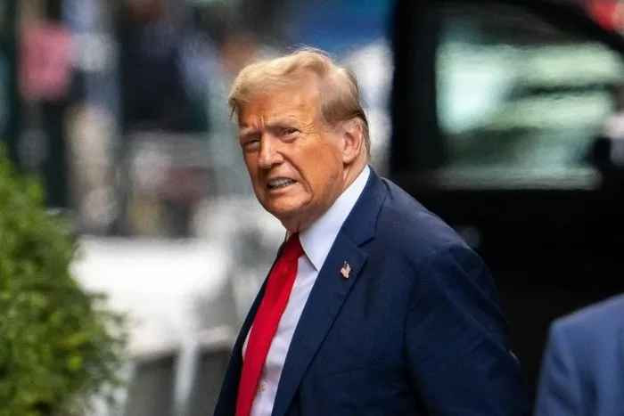 Nhiều phát súng bắn vào sân golf của ông Trump Nhieu phat sung ban vao san golf cua ong Trump