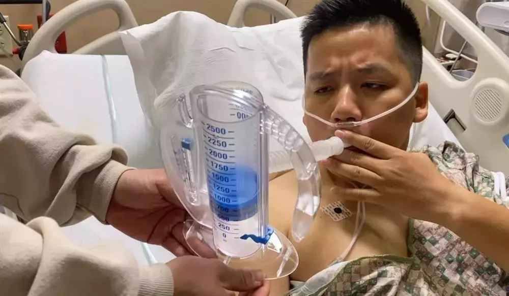 Clip cuối cùng xuất hiện trên kênh là từ 16/7, Khoa Pug chia sẻ về việc đang trong quá trình chuẩn bị khai trương nhà hàng lẩu tại Mỹ.