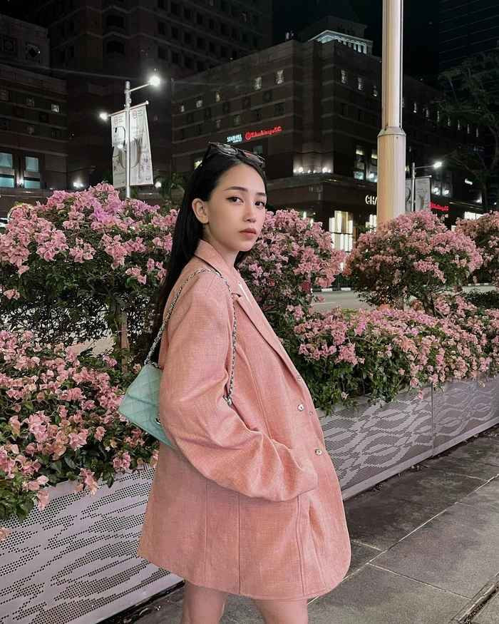 Dù trải qua hai lần sinh nở, Joyce Phạm vẫn giữ được vẻ xinh đẹp và thần thái đầy cuốn hút.