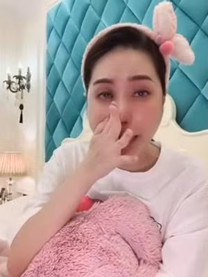 Nhân mùa lễ Vu Lan, "nữ đại gia quận 7" Đoàn Di Băng mới đây gây chú ý chia sẻ clip ''nói xấu'' bố mẹ trên mạng xã hội.