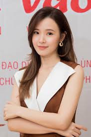 Những hình mặc đồ bơicũng được cô thoải mái và tự tin chia sẻ trên trang cá nhân, bỏ ngoài tai nhiều bình luận tiêu cực.