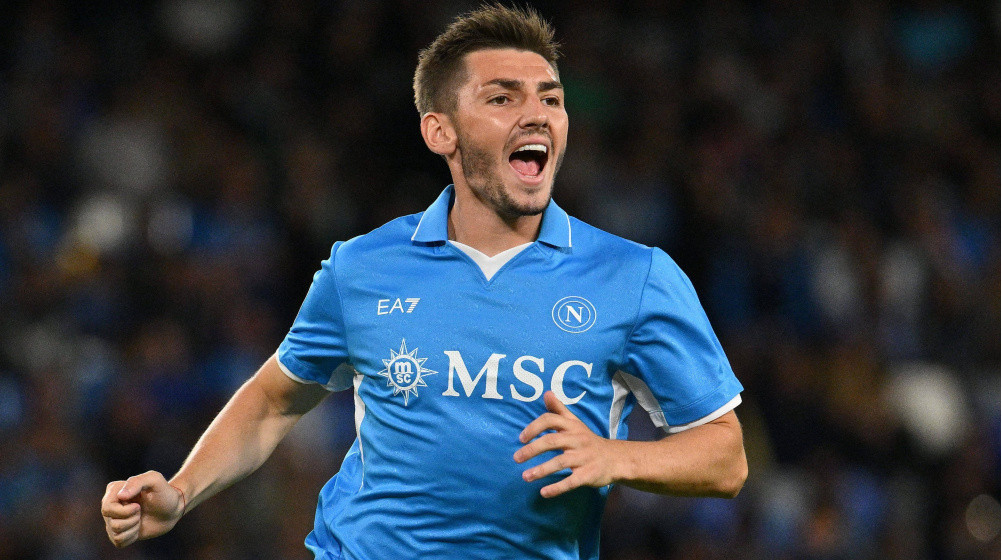 Billy Gilmour từng khiến người hâm mộ sửng sốt với màn trình diễn ấn tượng trong màu áo Chelsea trước khi chuyển tới Napoli thi đấu.