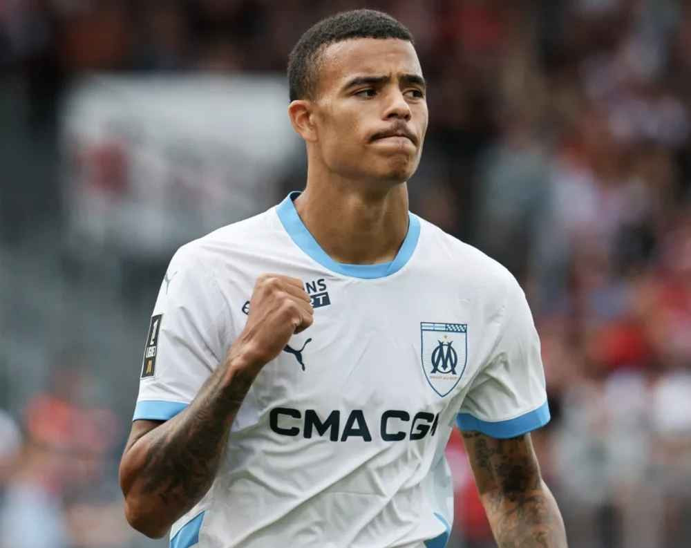 Chàng cầu thủ tuổi Tỵ này sau khi rời Manchester United vì bê bối cá nhân đã tới Pháp để thi đấu.