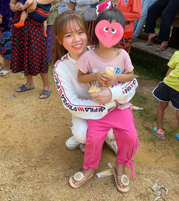 Sau vài ngày sự việc tạm lắng, mới đây dân tình phát hiện ra Huỳnh Anh đã có lần xuất hiện đầu tiên trên MXH.